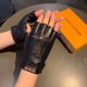 2022 LV new short gloves, fashion biker   gloves, fall and winter new cloth lining, fashion   on the hand super comfortable soft and versatile! Set beauty goddess must-have   with box   yardage ML