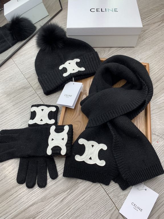 Celine. [Three-piece wool suit fox hair hat  scarf  gloves] classic suit hat! Warm and super comfortable ~ winter Miss ageing artifacts Oh ~ this winter you are missing such a set of suit hat la ~ and warm and stylish! M