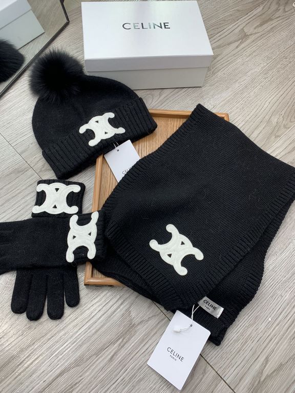 Celine. [Three-piece wool suit fox hair hat  scarf  gloves] classic suit hat! Warm and super comfortable ~ winter Miss ageing artifacts Oh ~ this winter you are missing such a set of suit hat la ~ and warm and stylish! M