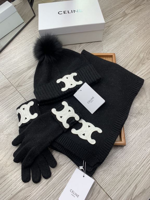 Celine. [Three-piece wool suit fox hair hat  scarf  gloves] classic suit hat! Warm and super comfortable ~ winter Miss ageing artifacts Oh ~ this winter you are missing such a set of suit hat la ~ and warm and stylish! M