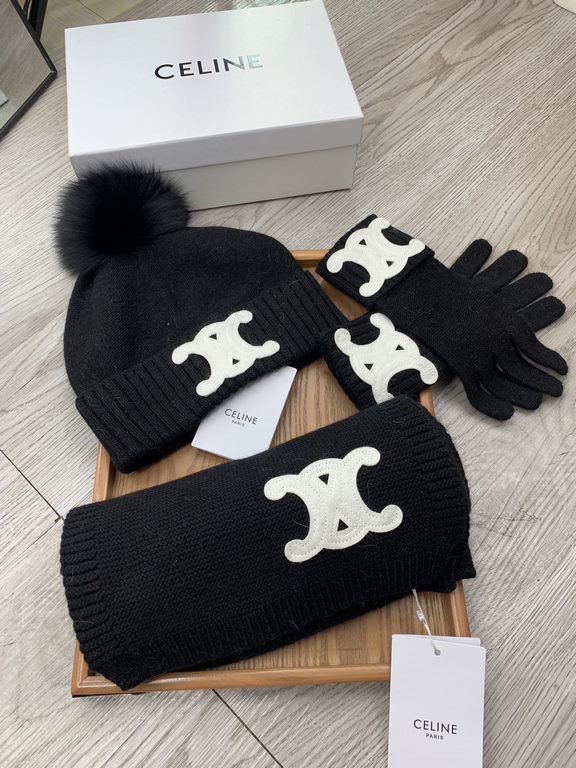 Celine. [Three-piece wool suit fox hair hat  scarf  gloves] classic suit hat! Warm and super comfortable ~ winter Miss ageing artifacts Oh ~ this winter you are missing such a set of suit hat la ~ and warm and stylish! M