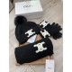 Celine. [Three-piece wool suit fox hair hat  scarf  gloves] classic suit hat! Warm and super comfortable ~ winter Miss ageing artifacts Oh ~ this winter you are missing such a set of suit hat la ~ and warm and stylish! M