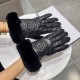 Chanel Chanel 2023 fall and winter lazy rabbit hair sheepskin gloves   cell phone touch screen, worth comparing     the same paragraph of different qualities, kill the market poor products, imported first-class sheepskin