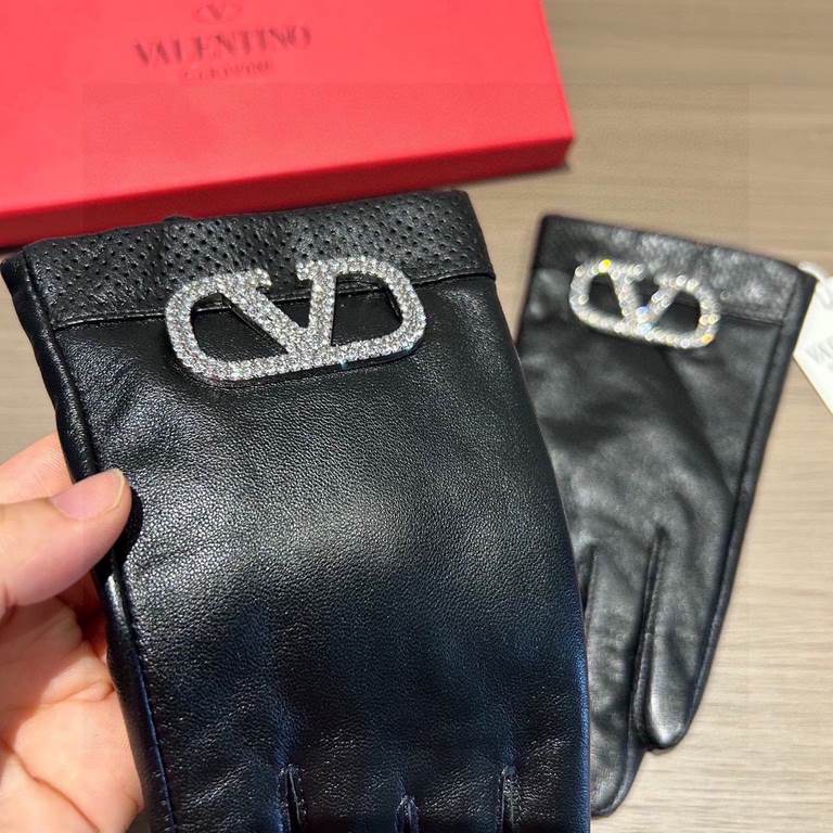 2023 new exclusive first  Valentino VALENTINO full of diamonds      touch-screen women's gloves [the original quality] official synchronization of the official website Ms. new high-grade sheepskin gloves    goddesses pre