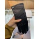 Chanel hot circle of friends women's leather gloves, imported from Ethiopia touch screen sheepskin, simple and generous static surface style add small LOGO buckle, super soft padded lining wear comfortable