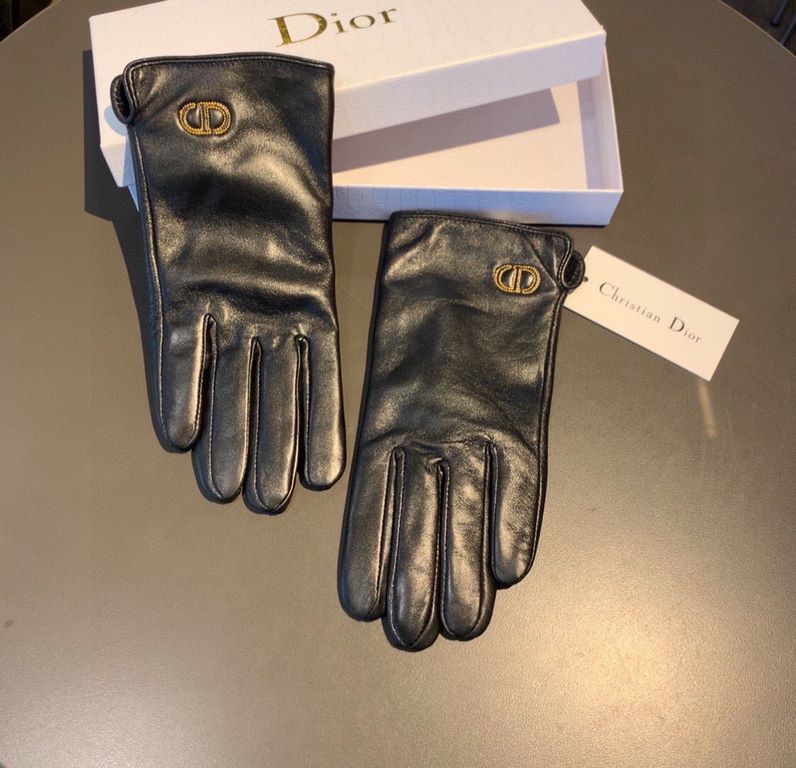 Dior DIDR new 2022 fall and winter CD sheepskin embroidered gloves   cell phone touch screen, worth comparing     the same paragraph different quality, kill the market poor products, the goddess set of the United States 