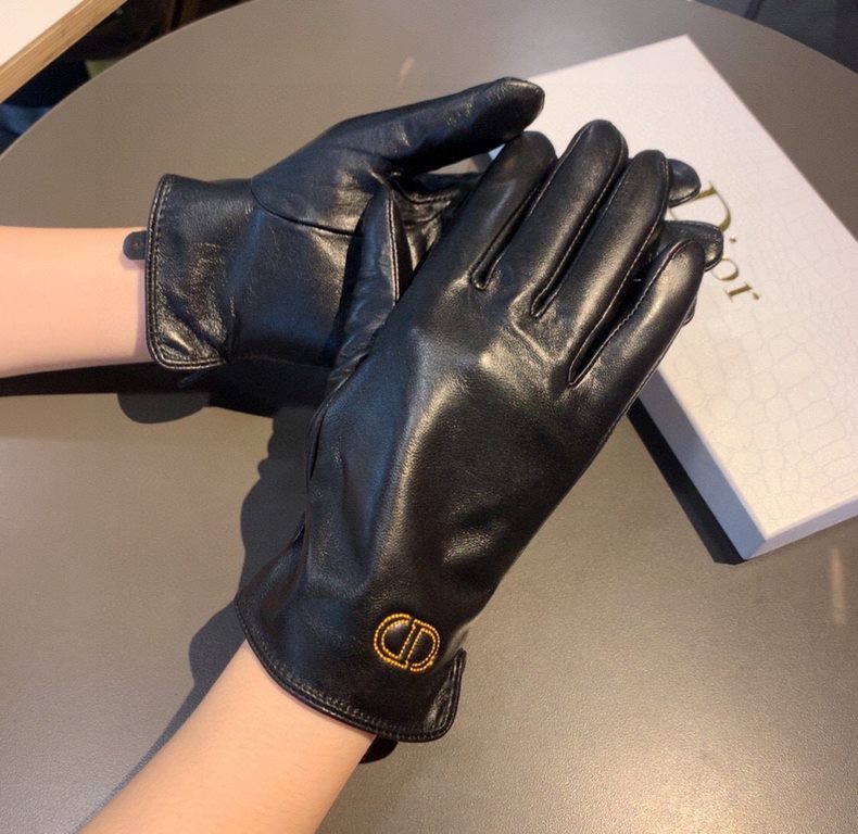 Dior DIDR new 2022 fall and winter CD sheepskin embroidered gloves   cell phone touch screen, worth comparing     the same paragraph different quality, kill the market poor products, the goddess set of the United States 