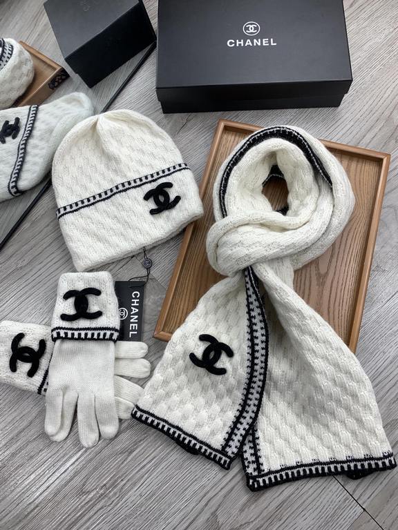 C family. Wool suit hat  scarf  gloves three-piece set] classic suit hat! Warm and super comfortable ~ winter Miss ageing artifacts Oh ~ this winter you are missing such a set of suit hat la ~ and warm and stylish! Men's