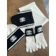 White colorHat  scarf  gloves  So good looking  , a must-have for this season, soft and comfortable, i.e. warm and stylish!