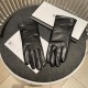 Chanel hot circle of friends women's leather gloves, imported from Ethiopia touch screen sheepskin, simple and generous static surface style add small LOGO buckle, super soft padded lining wear comfortable