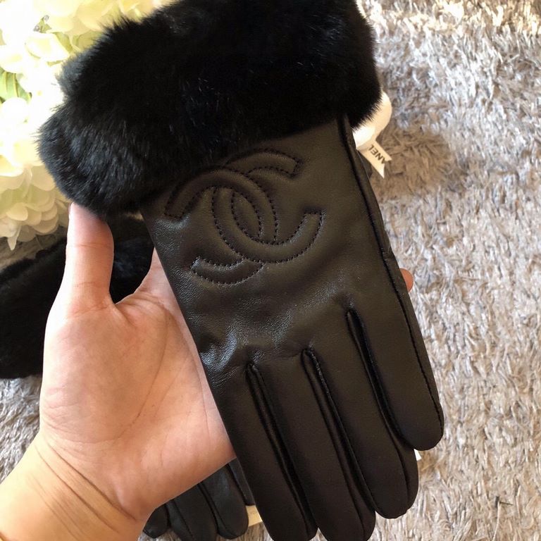 Italian export original single tail single touch screen gloves Embroidered double C big Logo, using top white goatskin  lazy rabbit   hair, feel more soft and delicate skin-friendly, better warmth natural dyes, low tempe