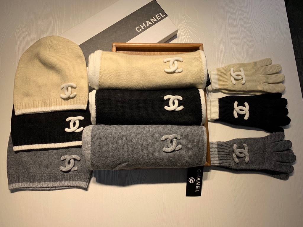 C family. [Wool Set Hat 3 Piece Hat  Scarf  Gloves] Classic Set Hat! Hat  scarf! Warm da super comfortable ~ winter Miss sister ageing artifacts Oh ~ this winter you're just short of such a set of suit hat la ~ and warm 