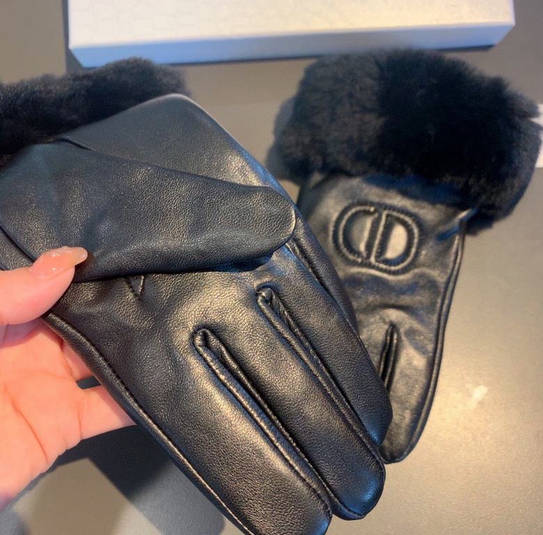 Dior DIDR new 2022 fall and winter lazy rabbit hair CD sheepskin embroidered gloves   cell phone touch screen, worth comparing     the same paragraph different quality, kill the market poor product, imported a first-clas