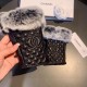 Chanel Chanel 2023 fall and winter short lazy rabbit hair ribbed gloves   worth comparing     the same paragraph different quality, kill the market poor product, imported a first-class sheepskin  lazy rabbit hair lining 