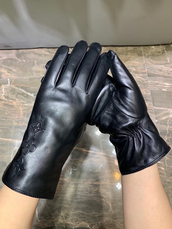 new exclusive first   embroidery touch screen women's gloves LV [original quality] official website synchronization Ms. new imported sheepskin gloves    goddess preferred can not be missed    100 percent selection of imp