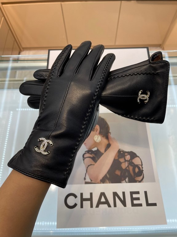 New exclusive first Chanel Chanel ladies new high-grade sheepskin gloves    goddess preferred can not miss      First-grade sheepskin Leather fine and soft cashmere lining to keep warm better goddesses set of the United 