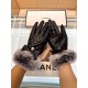 New exclusive first Chanel Chanel women's new high-grade sheepskin gloves    Goddess preferred can not miss    First-class sheepskin leather fine and soft cashmere lining to keep warm better goddesses set of the United S