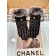 New exclusive first Chanel Chanel women's new high-grade sheepskin gloves    Goddess preferred can not miss    First-class sheepskin leather fine and soft cashmere lining to keep warm better goddesses set of the United S