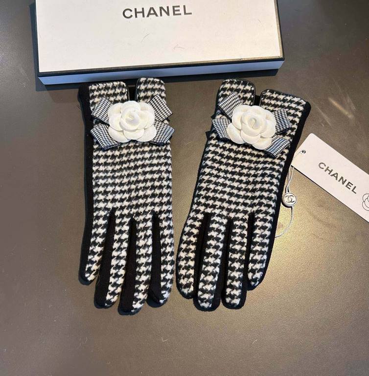 2023 new Chanel Chanel counter new wool gloves, fashion gloves, fall and winter warm padded lining, big bow   double C   on the hand super comfortable soft and versatile! average size