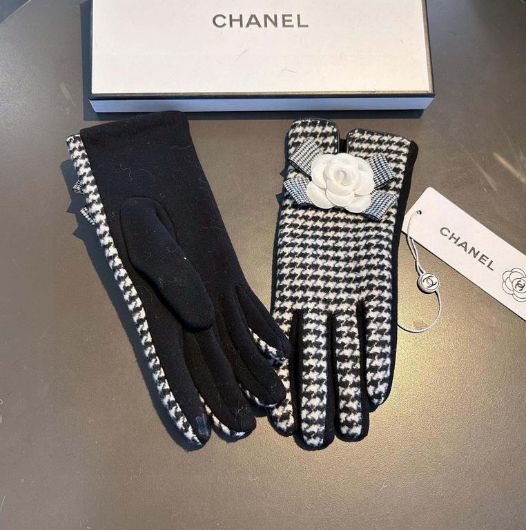 2023 new Chanel Chanel counter new wool gloves, fashion gloves, fall and winter warm padded lining, big bow   double C   on the hand super comfortable soft and versatile! average size