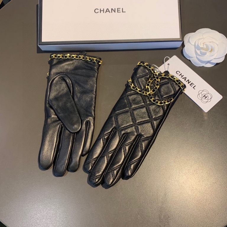 With packagingChanel Chanel 2022 large double C chain fall and winter gloves beautiful drops   worth comparing     the same paragraph of different qualities, kill the market poor products, imported first-class sheepskin 