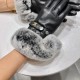 Louis Vuitton LV2022 fall and winter lazy rabbit hair sheepskin embroidered gloves   mobile touch screen, worth comparing     the same paragraph different quality, kill the market poor product, imported a first-class she