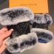 .Louis Vuitton LV2022 fall and winter short lazy rabbit hair sheepskin embroidered gloves   worth comparing     the same paragraph of different quality, kill the market poor product, imported first-class sheepskin  lazy 