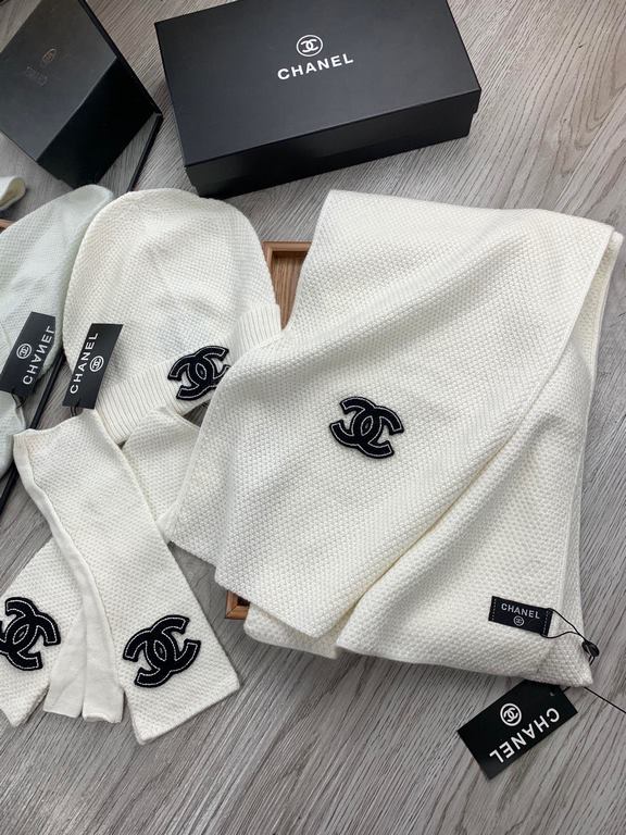 C family. [Wool suit hat  scarf  gloves three-piece set] classic suit hat! Warm and super comfortable ~ winter Miss ageing artifacts Oh ~ this winter you are missing such a set of suit hat la ~ and warm and stylish! Men'