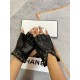 Chanel new women's half-finger gloves sheepskin chain Leather ultra-thin, soft and comfortable, especially show the shape of the hand    texture superb!Size M L