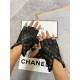 Chanel new women's half-finger gloves sheepskin chain Leather ultra-thin, soft and comfortable, especially show the shape of the hand    texture superb!Size M L