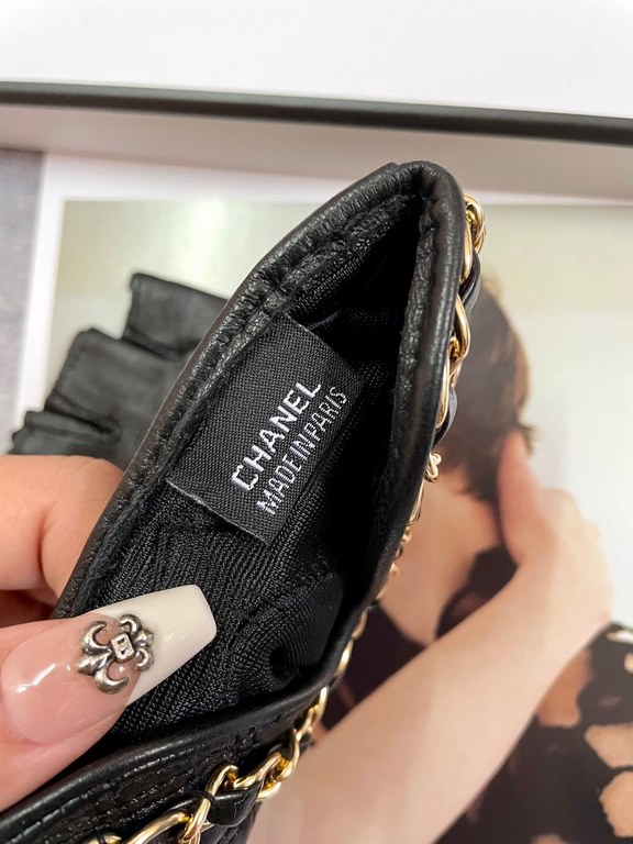 Chanel new women's half-finger gloves sheepskin chain Leather ultra-thin, soft and comfortable, especially show the shape of the hand    texture superb!Size M L