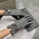 PRADA Prada 2022 fall and winter wool wool gloves   worth comparing     the same paragraph of different quality, kill the market poor product, wool lining padded   classic but not fashionable models. Like can get into th