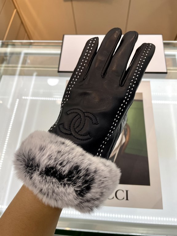 The color fastness has been tested and the warmth is excellent. The soft touch is velvety, and it makes you feel like you are in love. The most important function is the touch screen gloves, the quality bar quantity drop