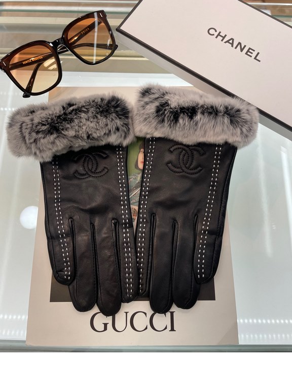 The color fastness has been tested and the warmth is excellent. The soft touch is velvety, and it makes you feel like you are in love. The most important function is the touch screen gloves, the quality bar quantity drop