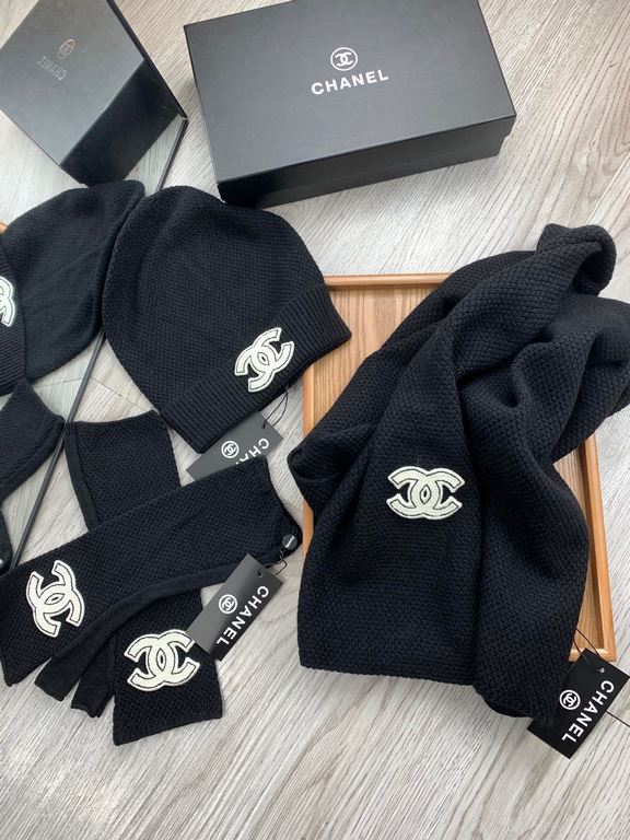 C family. [Wool suit hat  scarf  gloves three-piece set] classic suit hat! Warm and super comfortable ~ winter Miss ageing artifacts Oh ~ this winter you are missing such a set of suit hat la ~ and warm and stylish! Men'