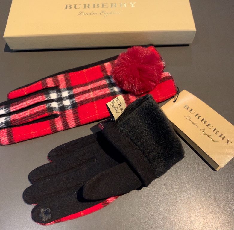 PackagingBurberry BURBERRY counter new wool gloves, fashion gloves, fall and winter warm padded lining, classic plaid, on the hand super comfortable and soft, versatile! Average size