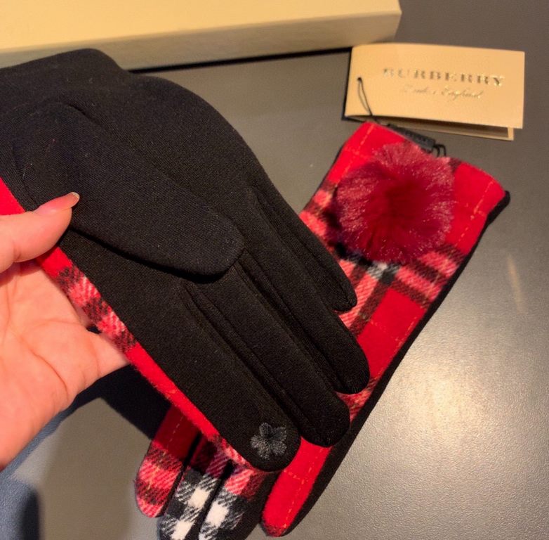 PackagingBurberry BURBERRY counter new wool gloves, fashion gloves, fall and winter warm padded lining, classic plaid, on the hand super comfortable and soft, versatile! Average size