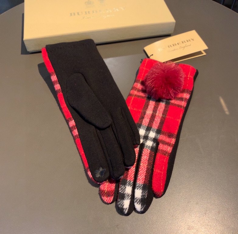 PackagingBurberry BURBERRY counter new wool gloves, fashion gloves, fall and winter warm padded lining, classic plaid, on the hand super comfortable and soft, versatile! Average size