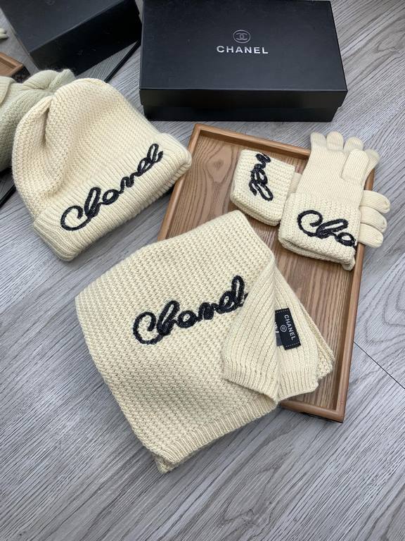 The C's. Three-piece wool suit hat  scarf  gloves] classic suit hat! Warm da super comfortable ~ winter Miss sister ageing artifacts Oh ~ this winter you are missing such a set of suit hat la ~ and warm and fashion! Men'