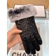 Italian export original single tail single touch screen gloves, using top white goatskin  lazy rabbit   hair, feel more soft and delicate skin-friendly, better warmth natural dyes, low temperature dyeing to present the m