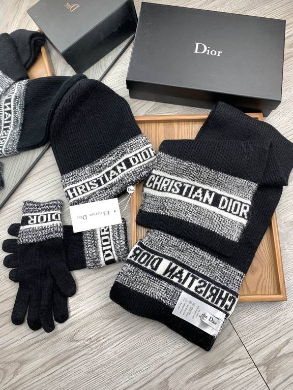 D home. Wool suit hat  scarf  gloves three-piece set 】 classic suit hat! Warm and super comfortable ~ winter Miss ageing artifacts Oh ~ this winter you are missing such a set of suit hat la ~ and warm and stylish! Men's 