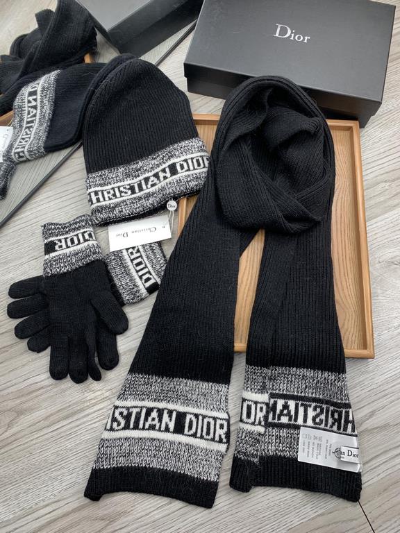 D home. Wool suit hat  scarf  gloves three-piece set 】 classic suit hat! Warm and super comfortable ~ winter Miss ageing artifacts Oh ~ this winter you are missing such a set of suit hat la ~ and warm and stylish! Men's 