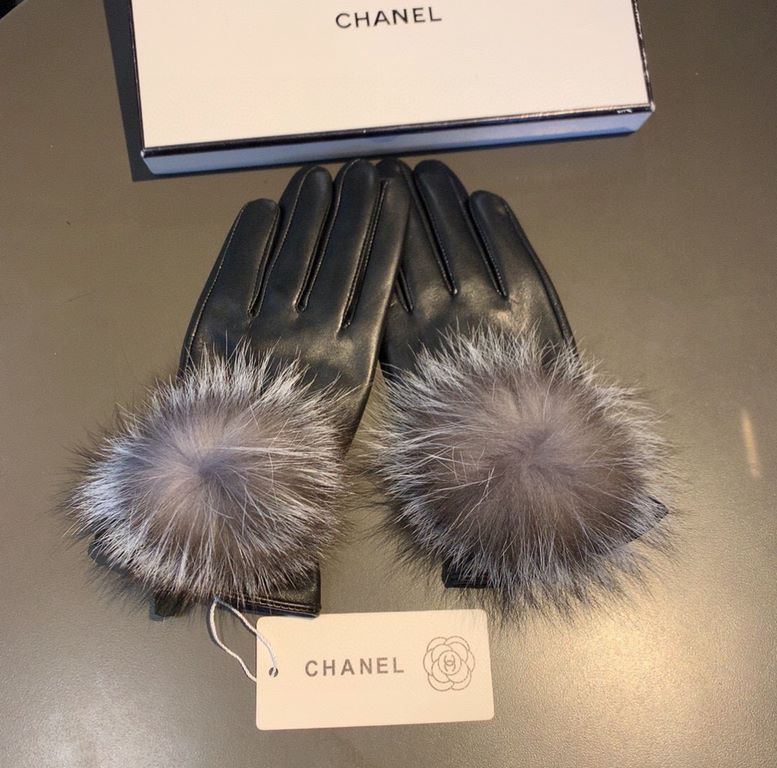 With packaging Chanel Chanel 2022 fall and winter large fox fur ball touch screen gloves   goddesses set of beauty must have   single product, beautiful   worth comparing    the same paragraph of different quality, kill 