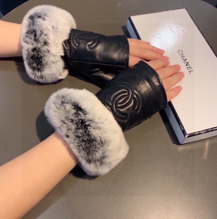 Chanel Chanel 2023 fall and winter short lazy rabbit hair ribbed gloves   worth comparing     the same paragraph different quality, kill the market poor product, imported a first-class sheepskin  lazy rabbit hair lining 