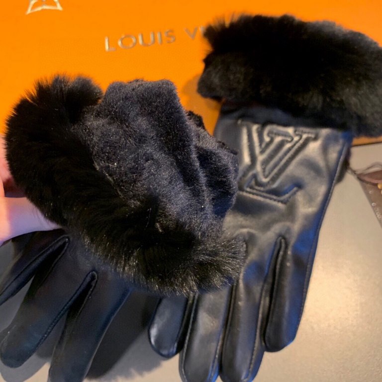 Louis Vuitton LV2022 fall and winter lazy rabbit hair sheepskin embroidered gloves   cell phone touch screen, worth comparing     the same paragraph different quality, kill the market poor product, imported a first-class