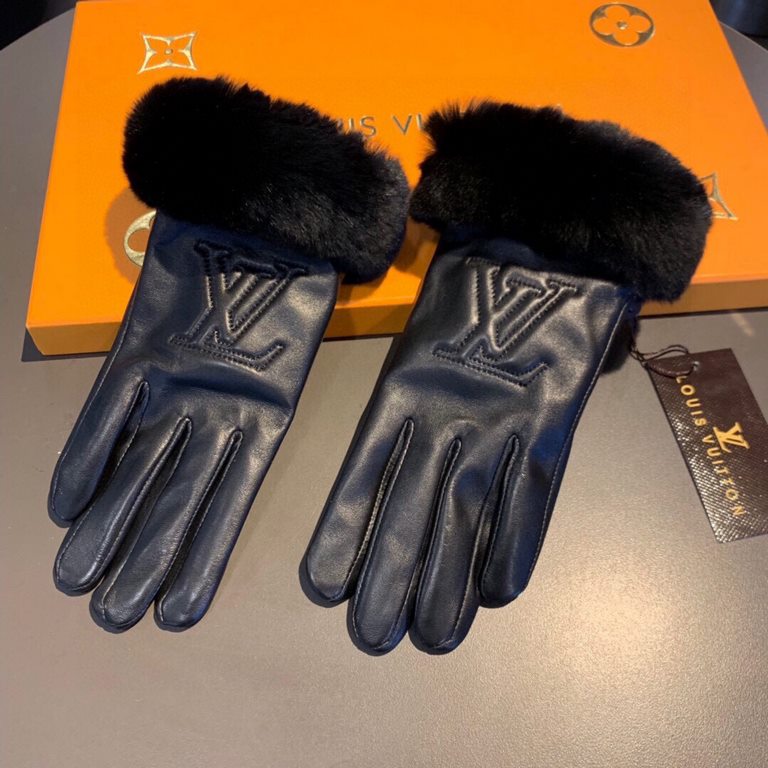 Louis Vuitton LV2022 fall and winter lazy rabbit hair sheepskin embroidered gloves   cell phone touch screen, worth comparing     the same paragraph different quality, kill the market poor product, imported a first-class