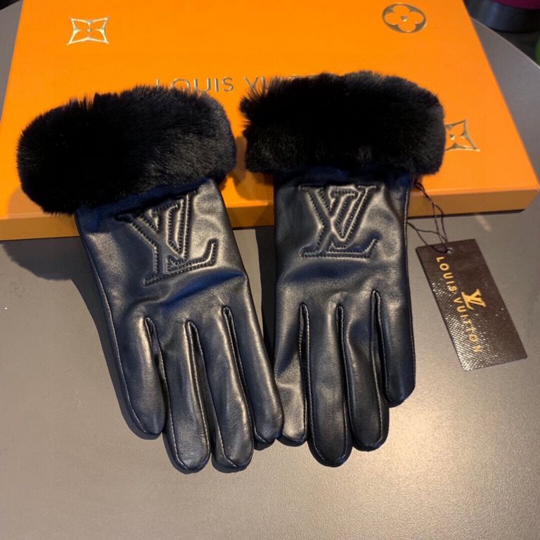 Louis Vuitton LV2022 fall and winter lazy rabbit hair sheepskin embroidered gloves   cell phone touch screen, worth comparing     the same paragraph different quality, kill the market poor product, imported a first-class