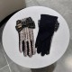 Chanel Chanel counter new wool gloves, fashion gloves, fall and winter warm padded lining, super whine bow  , on the hand super comfortable and soft, versatile! With box   even size