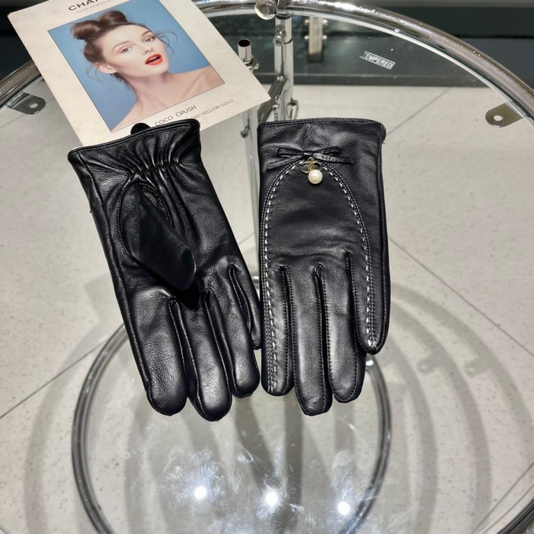 Chanel new women's gloves first-class sheepskin leather leather ultra-thin soft and comfortable show hand type    texture super groupSize M L