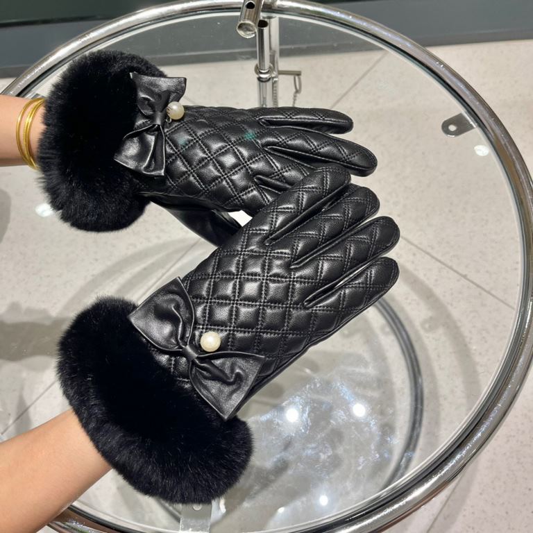 Chanel Chanel 2022   fall and winter lazy rabbit hair sheepskin gloves   cell phone touch screen, worth comparing     the same paragraph different quality, kill the market poor product, imported a first-class sheepskin  